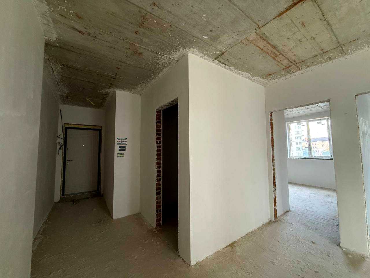 1878844768043326
