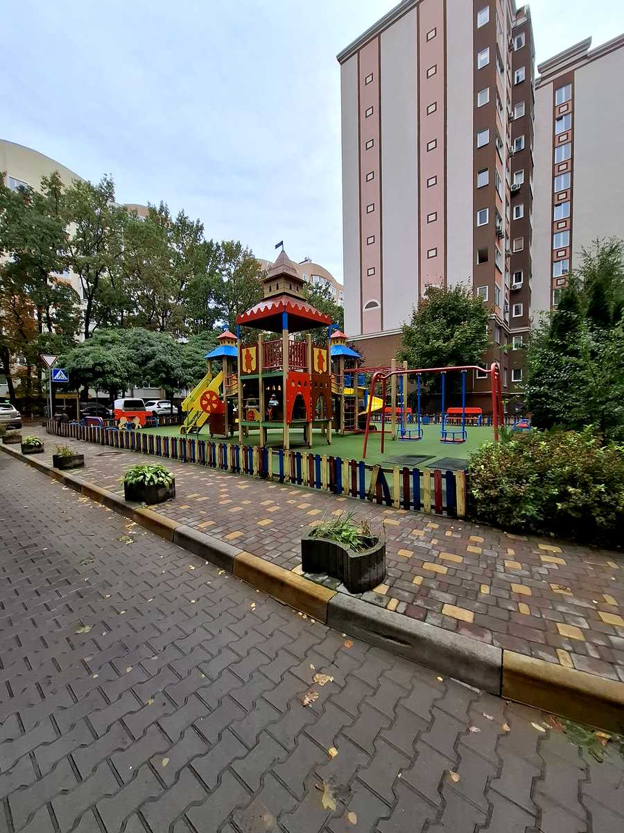 1878845710966423