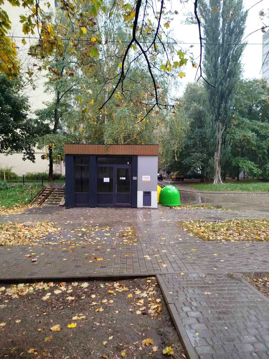1878845838782678