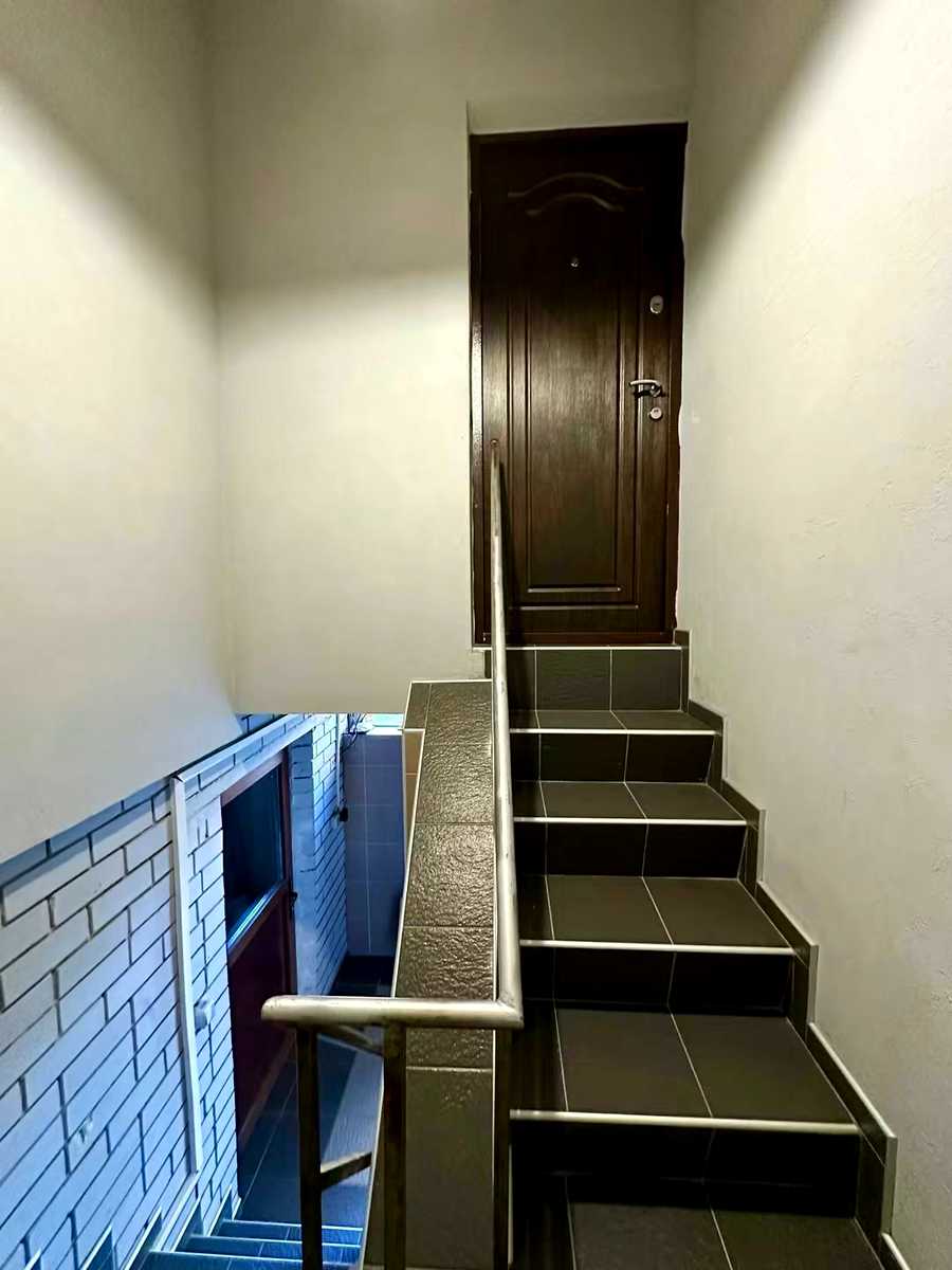 1878846337891215
