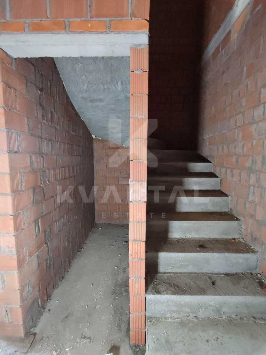 1878846733477107