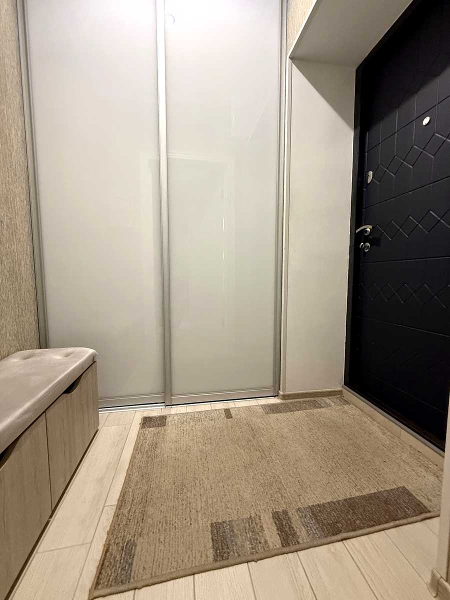 1878849377925548