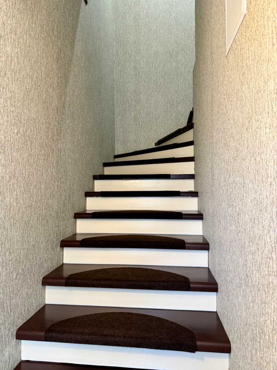 1878849385605251