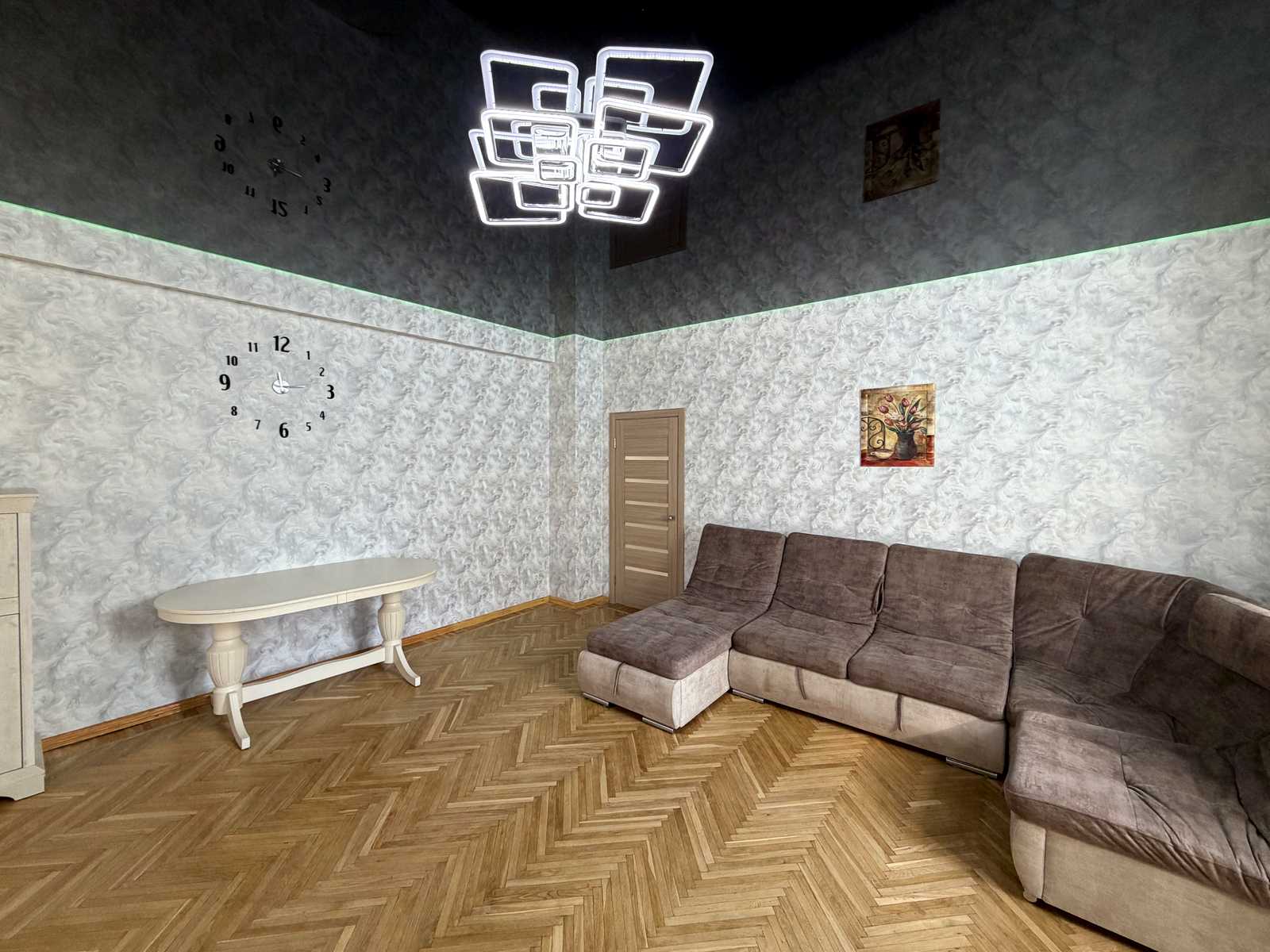 1878850841420836