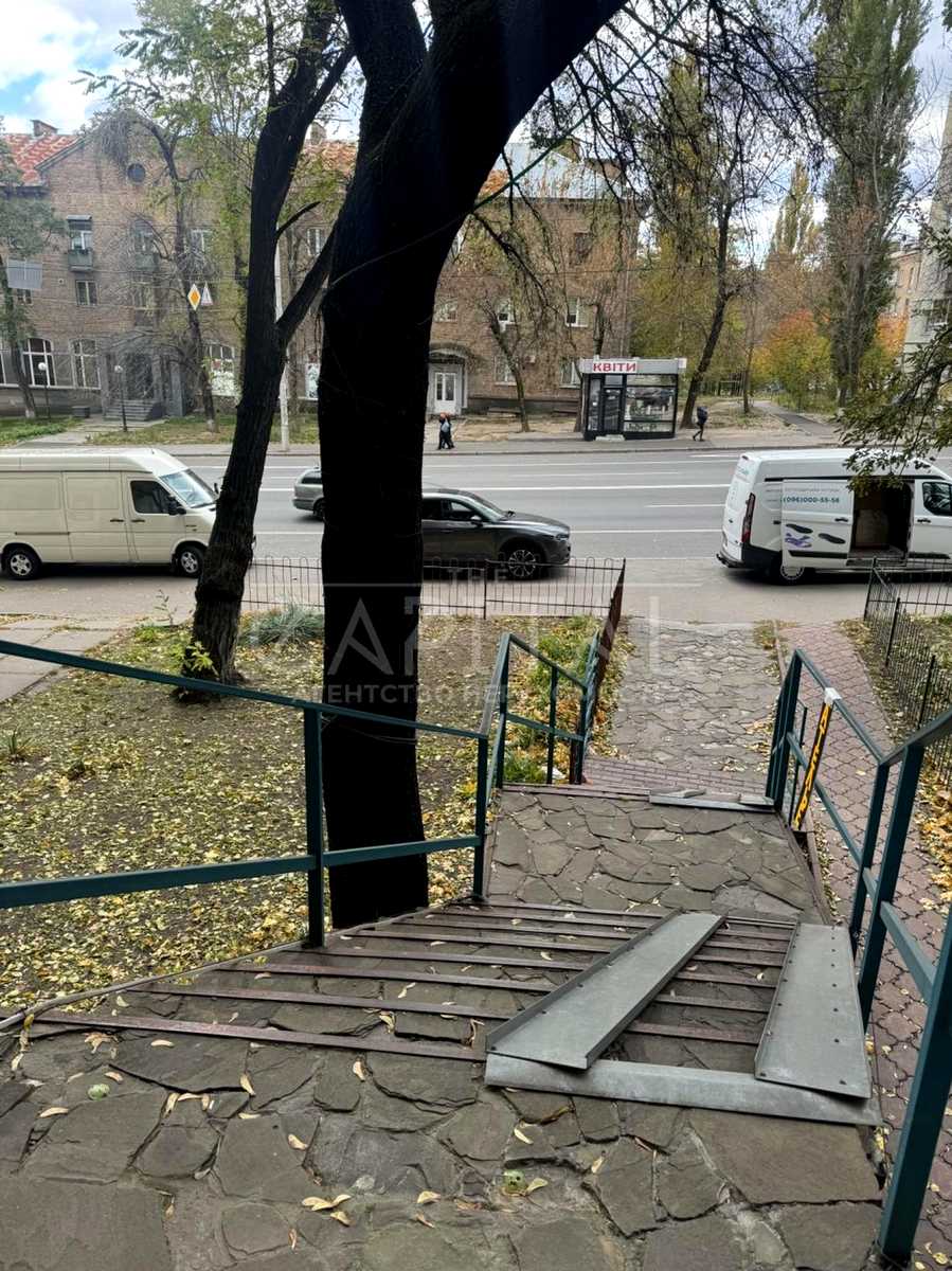 1878851583402182