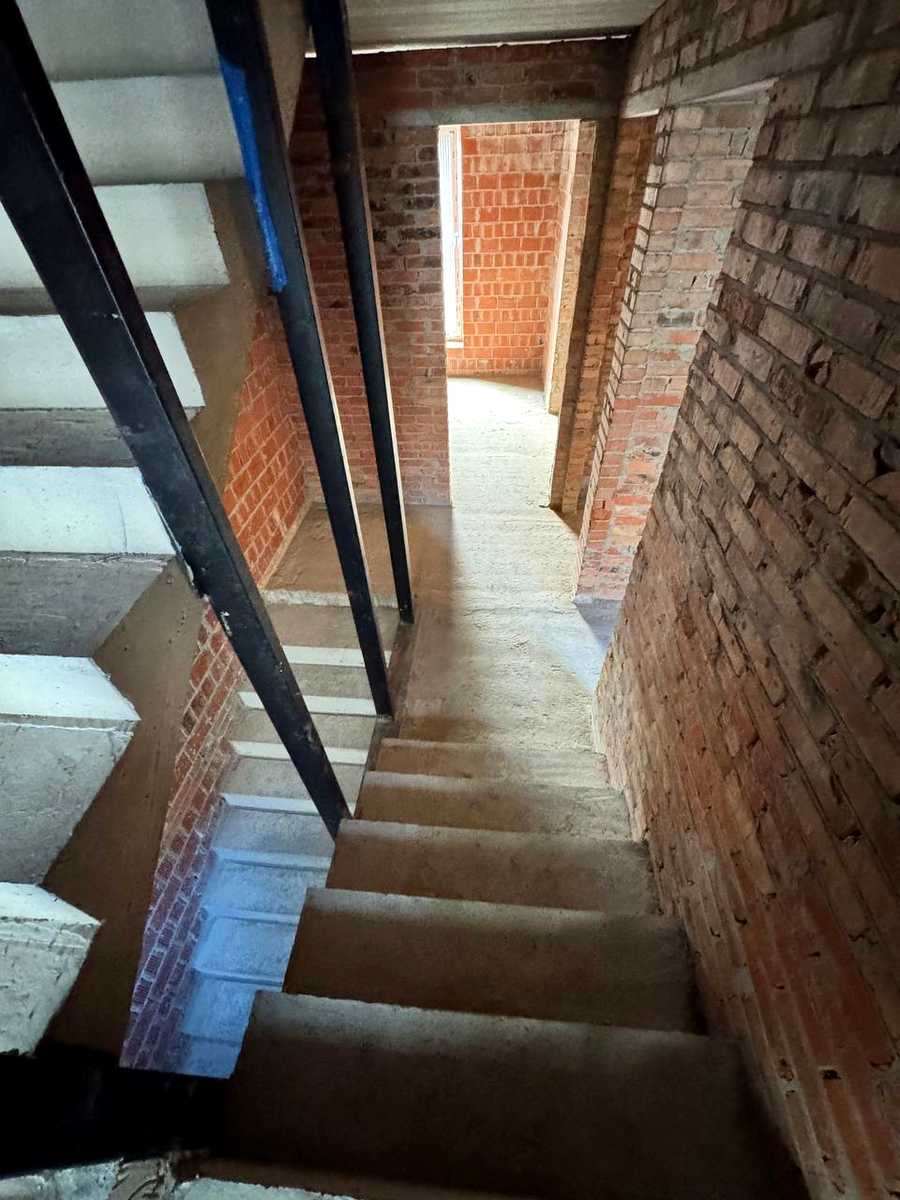 1878854721794672
