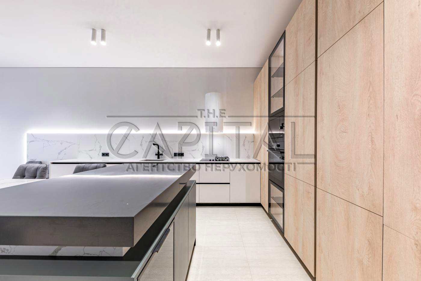 1878855609207556