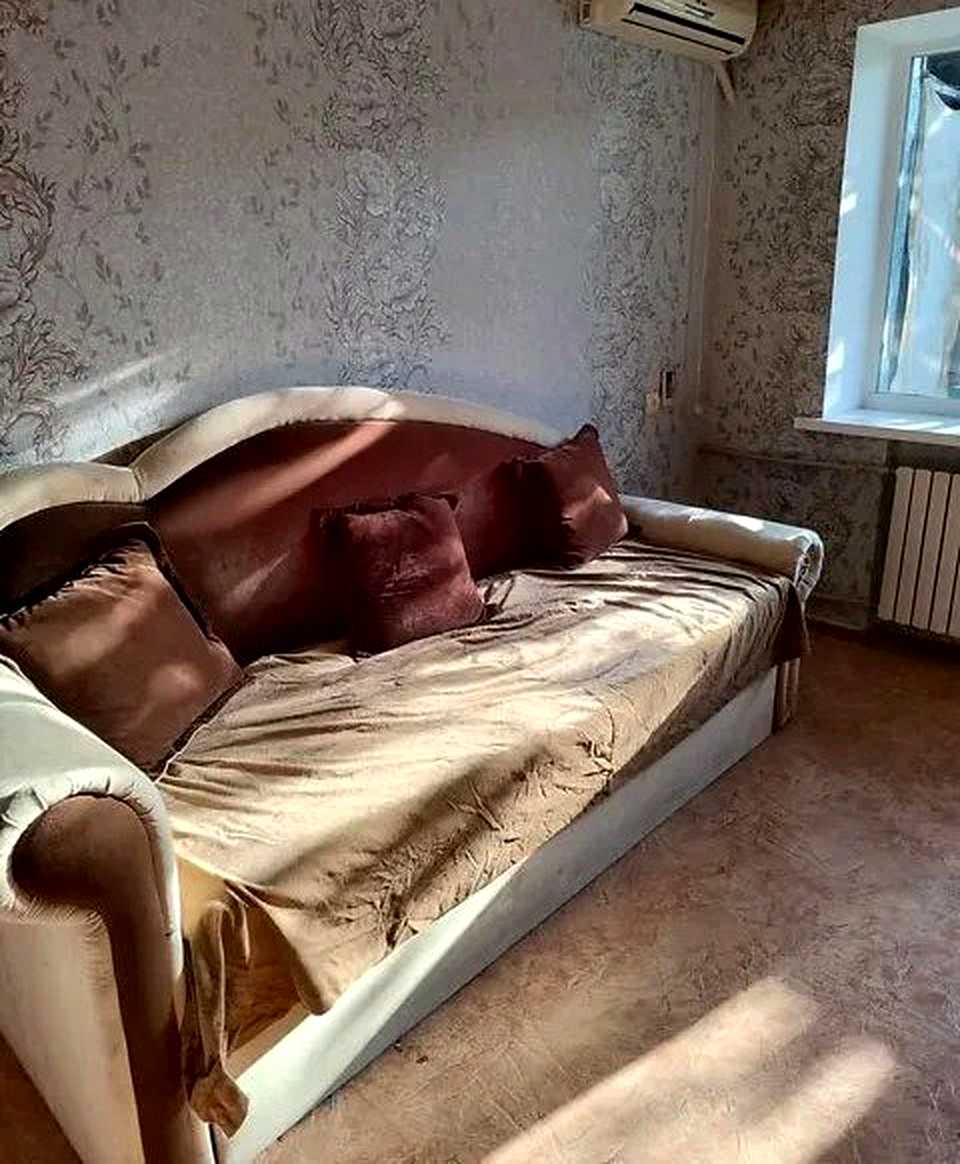1878855674945357