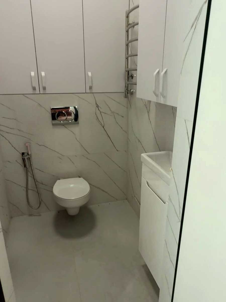 1878856841185645