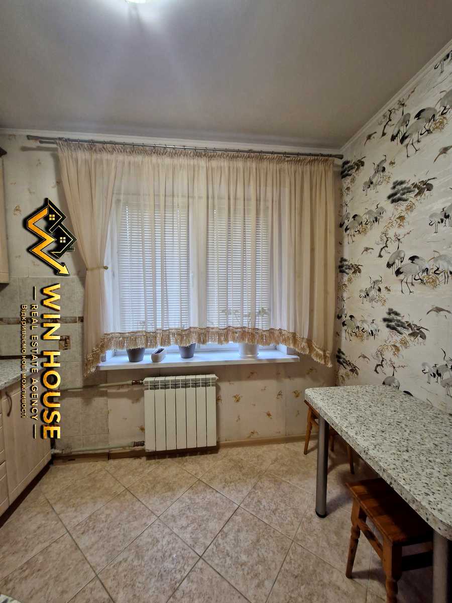 1878856843496879