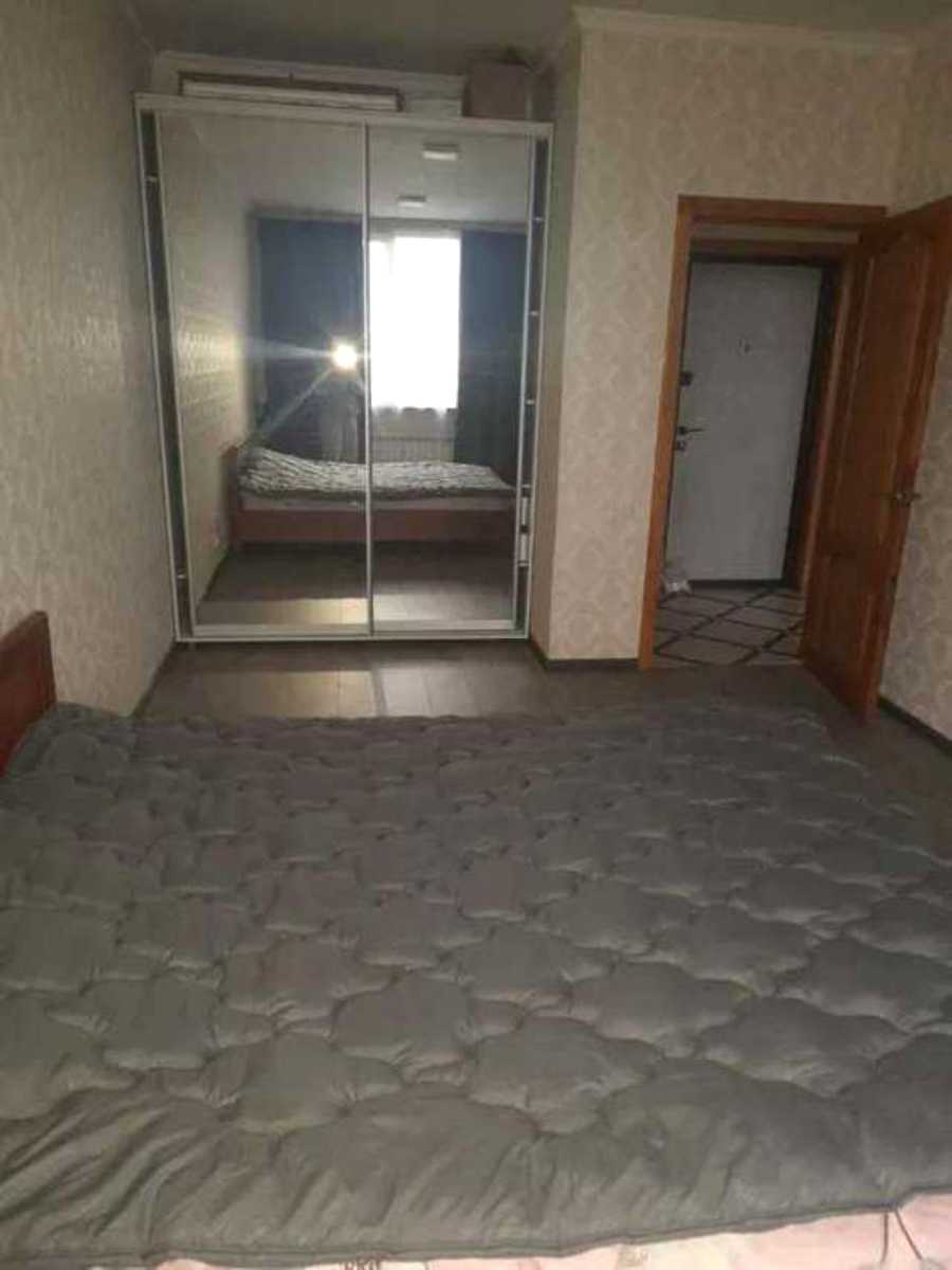 1878857321317551