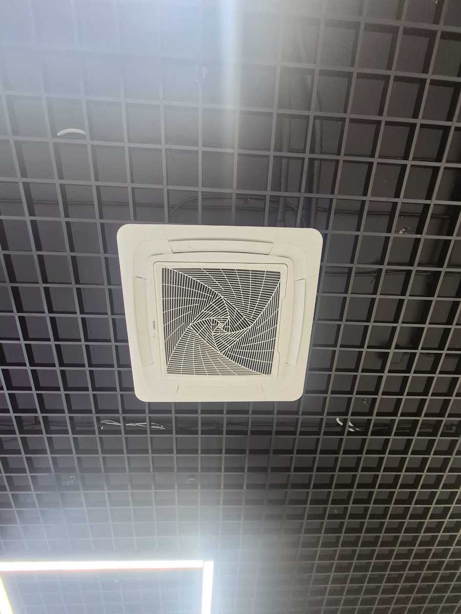 1878857659371915
