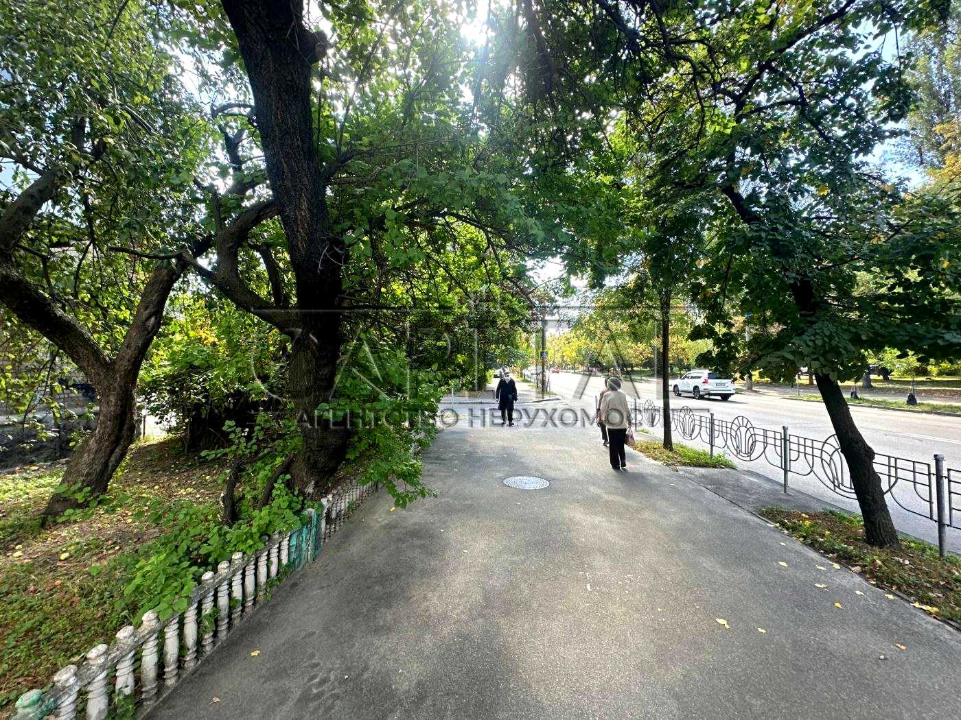 1878858001160572