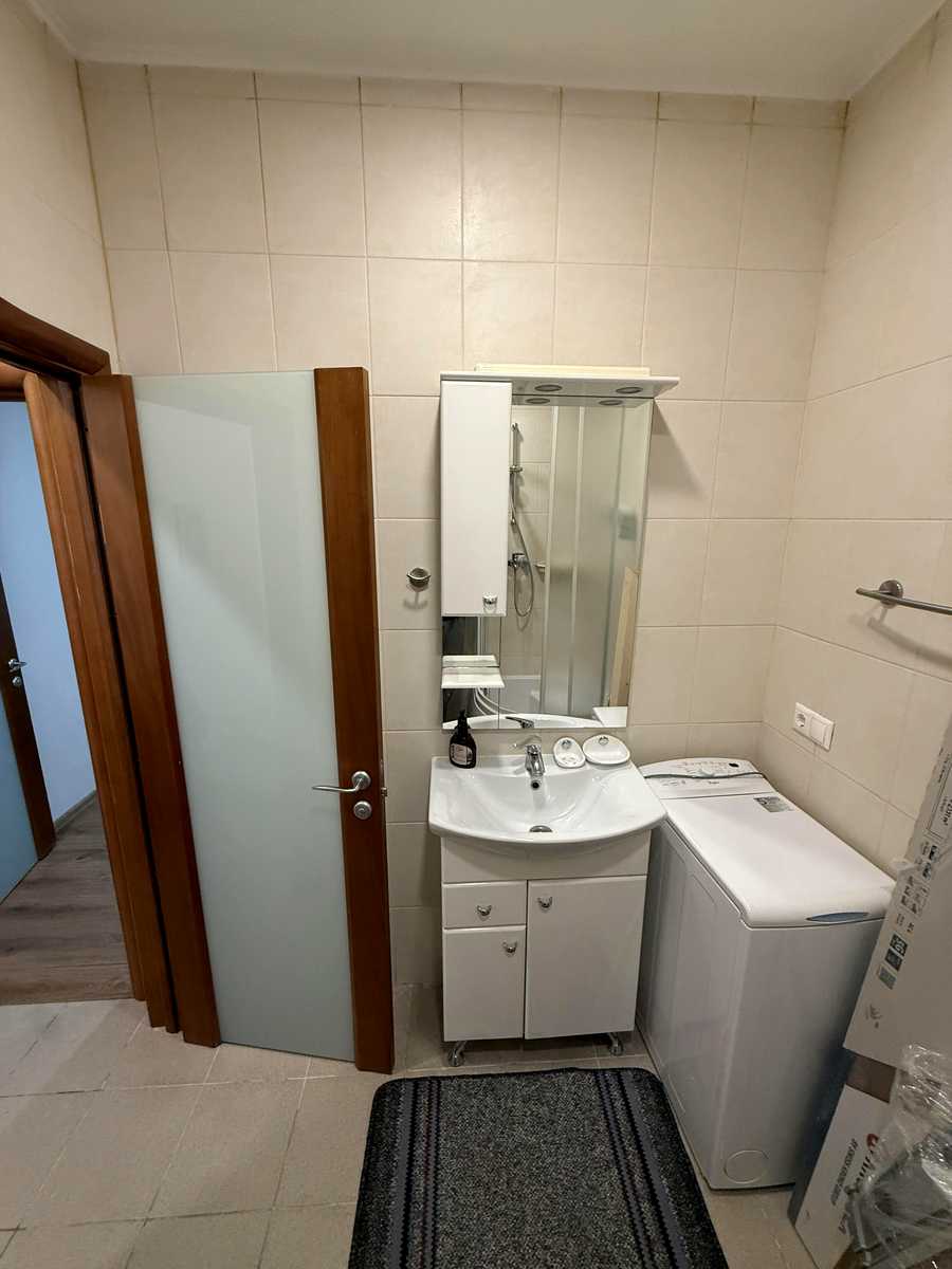 1878858693802267