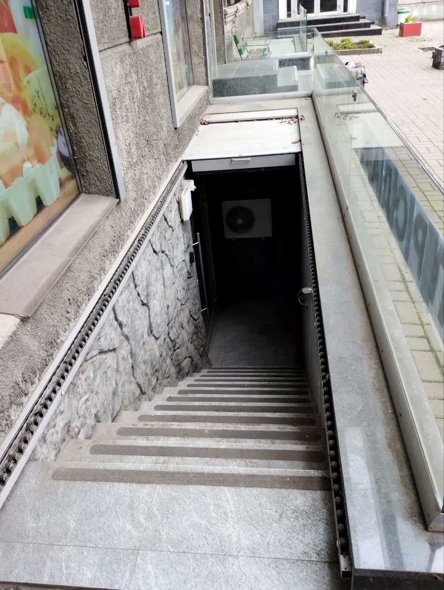 1878859132616135