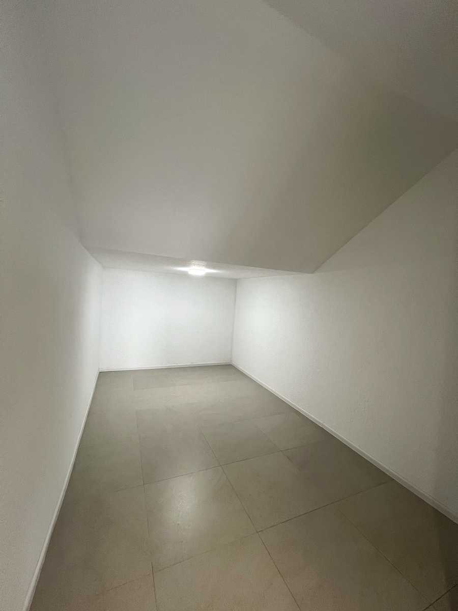1878861735933353
