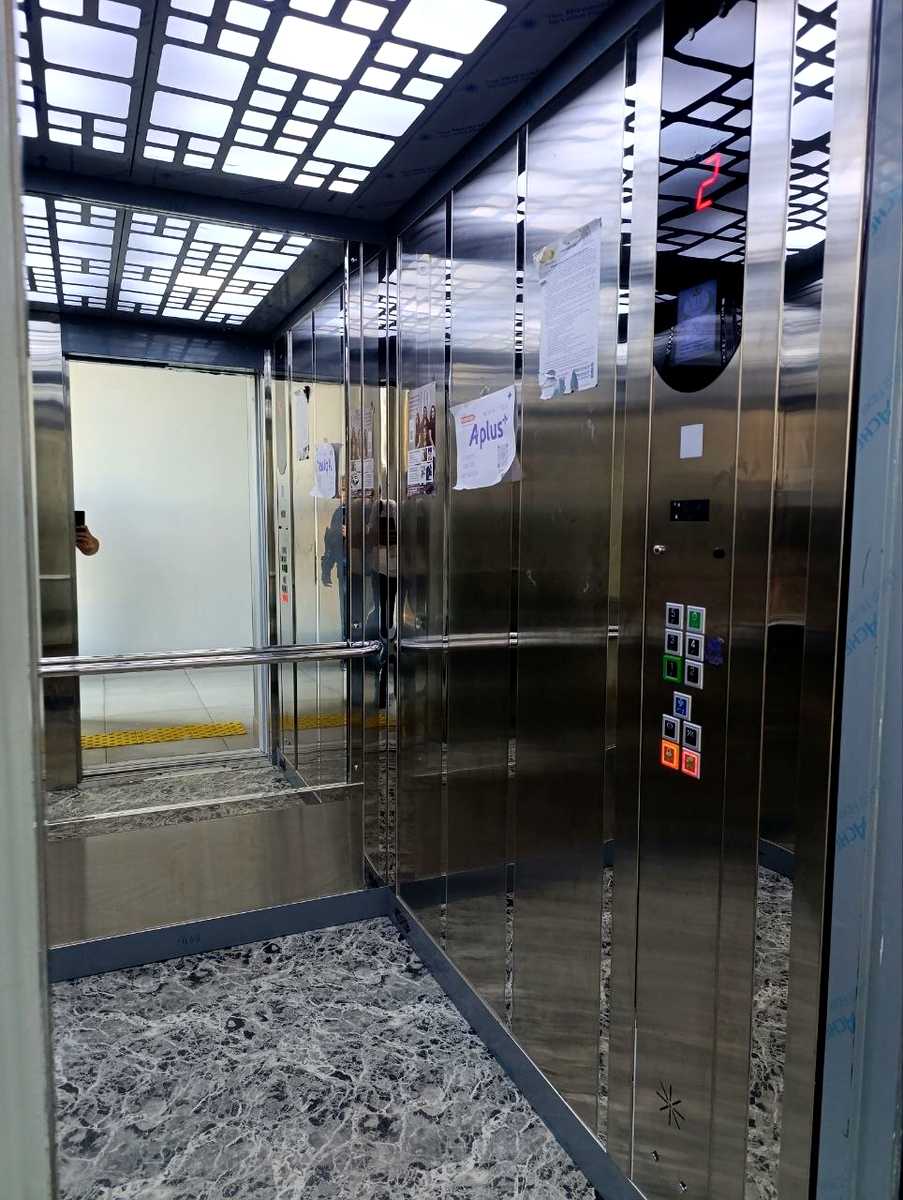 1878863778508038