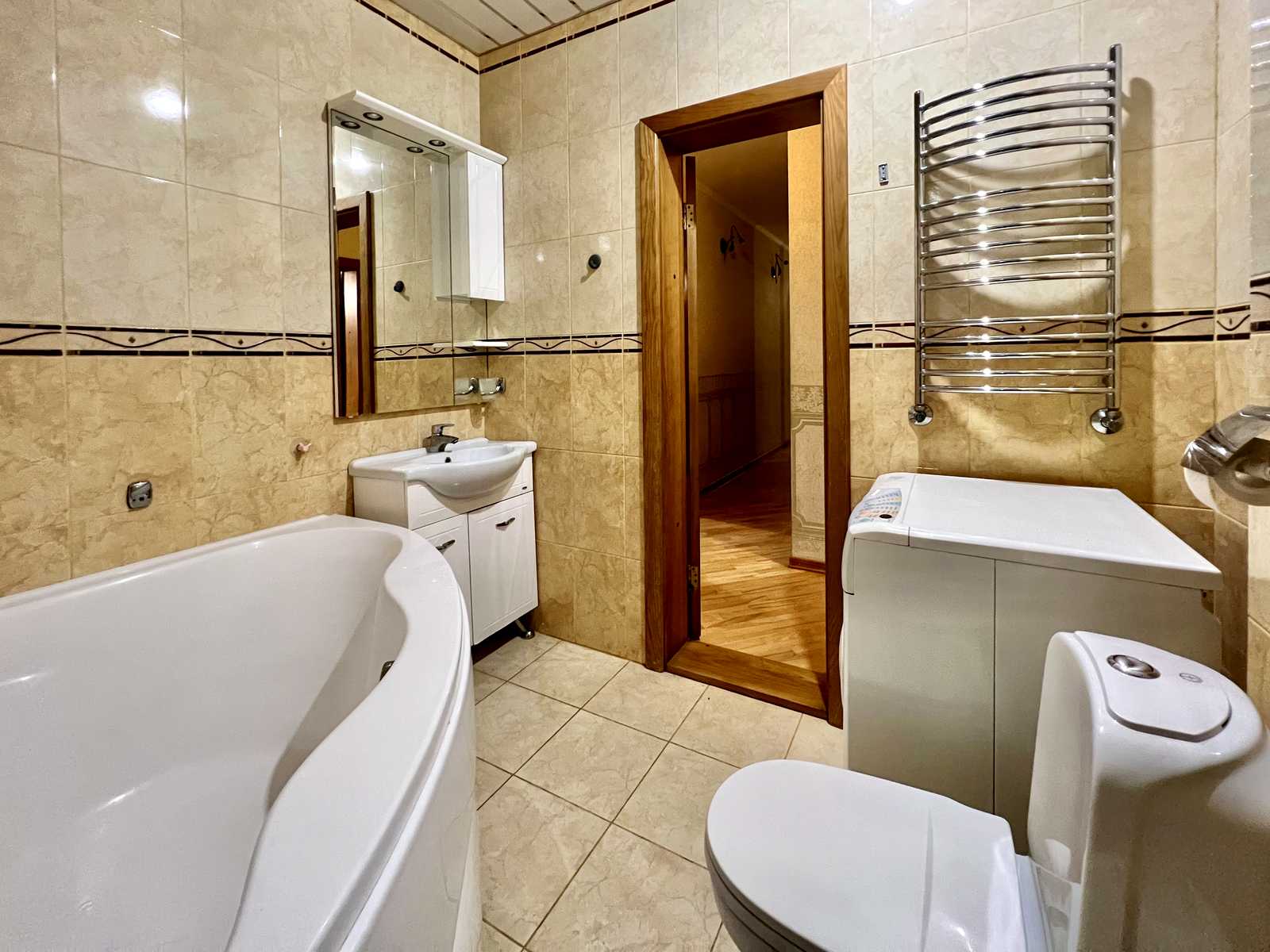 1878865053123999