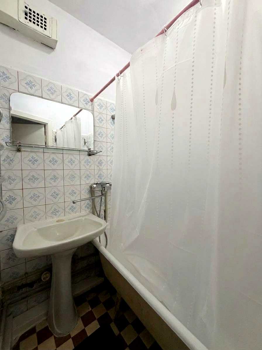 1878865572224437