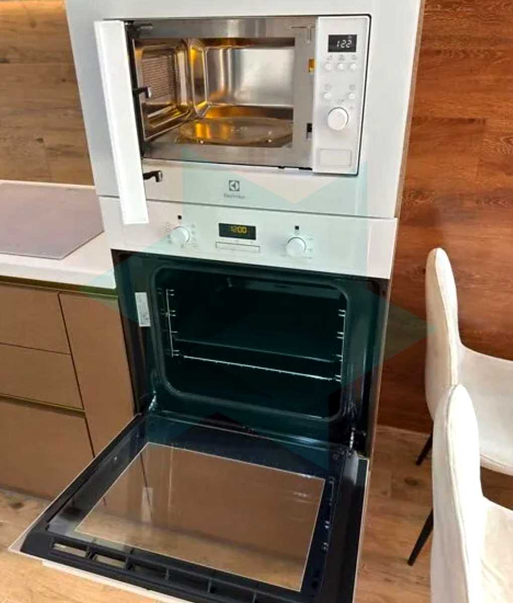 1878866962176829