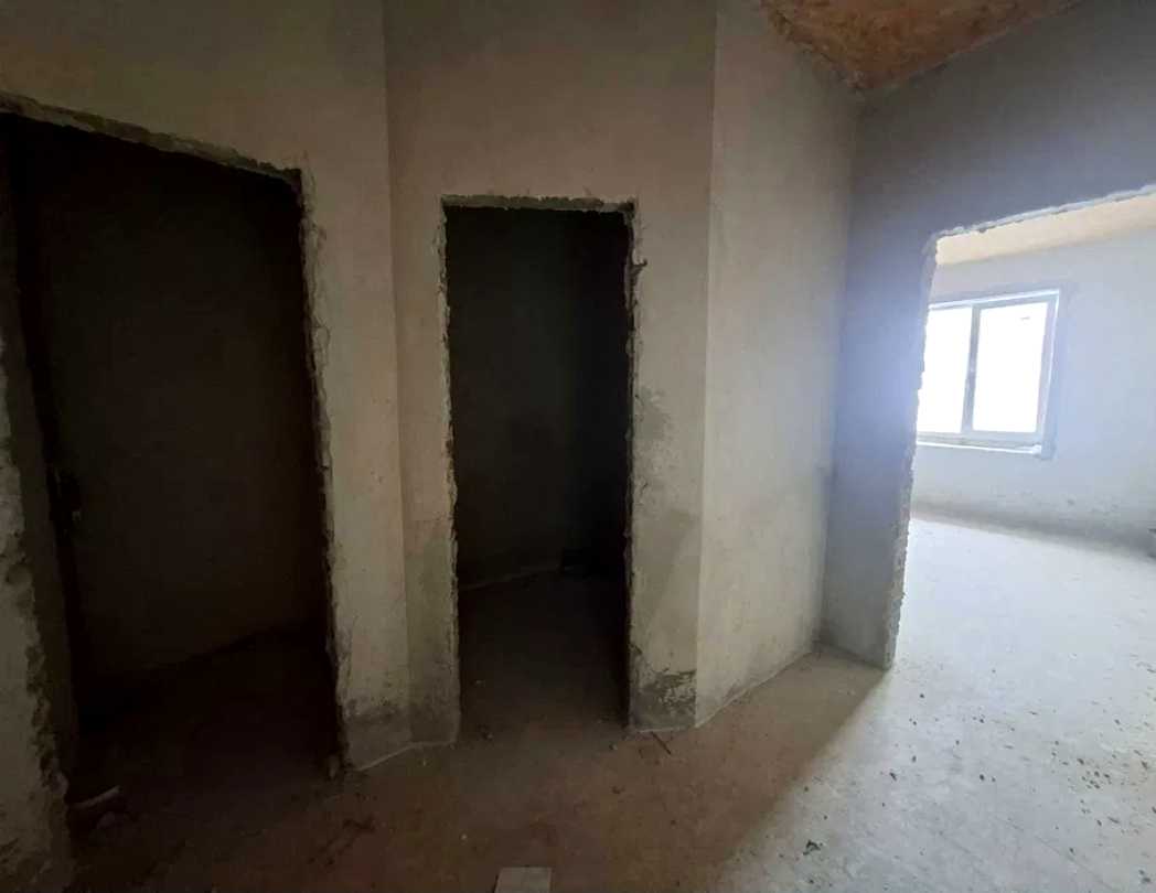 1878867857807632