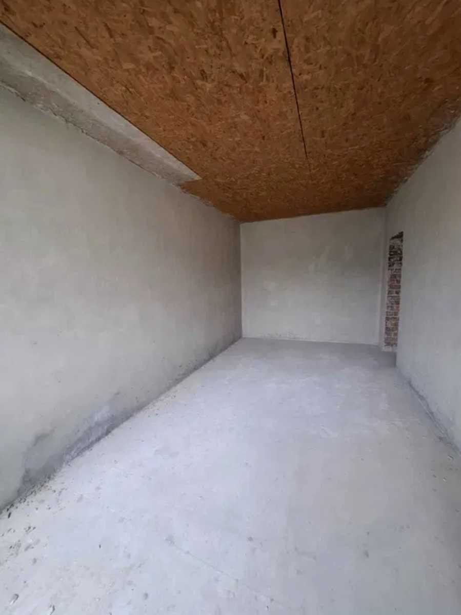 1878867857932813