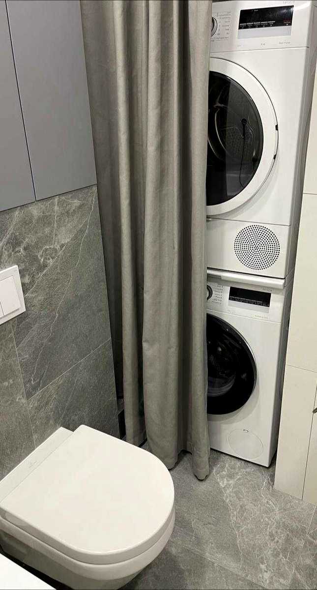 1878870977434639