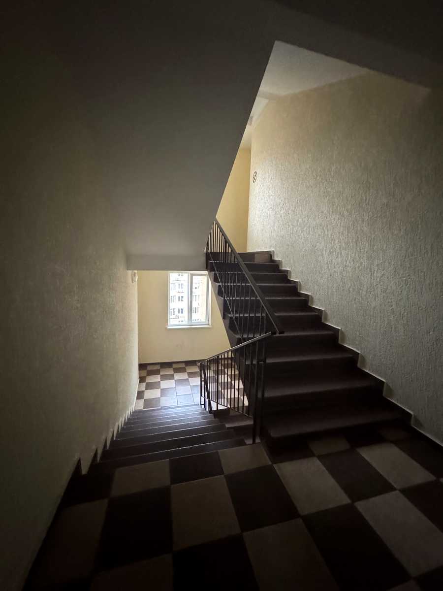 1878876786022978