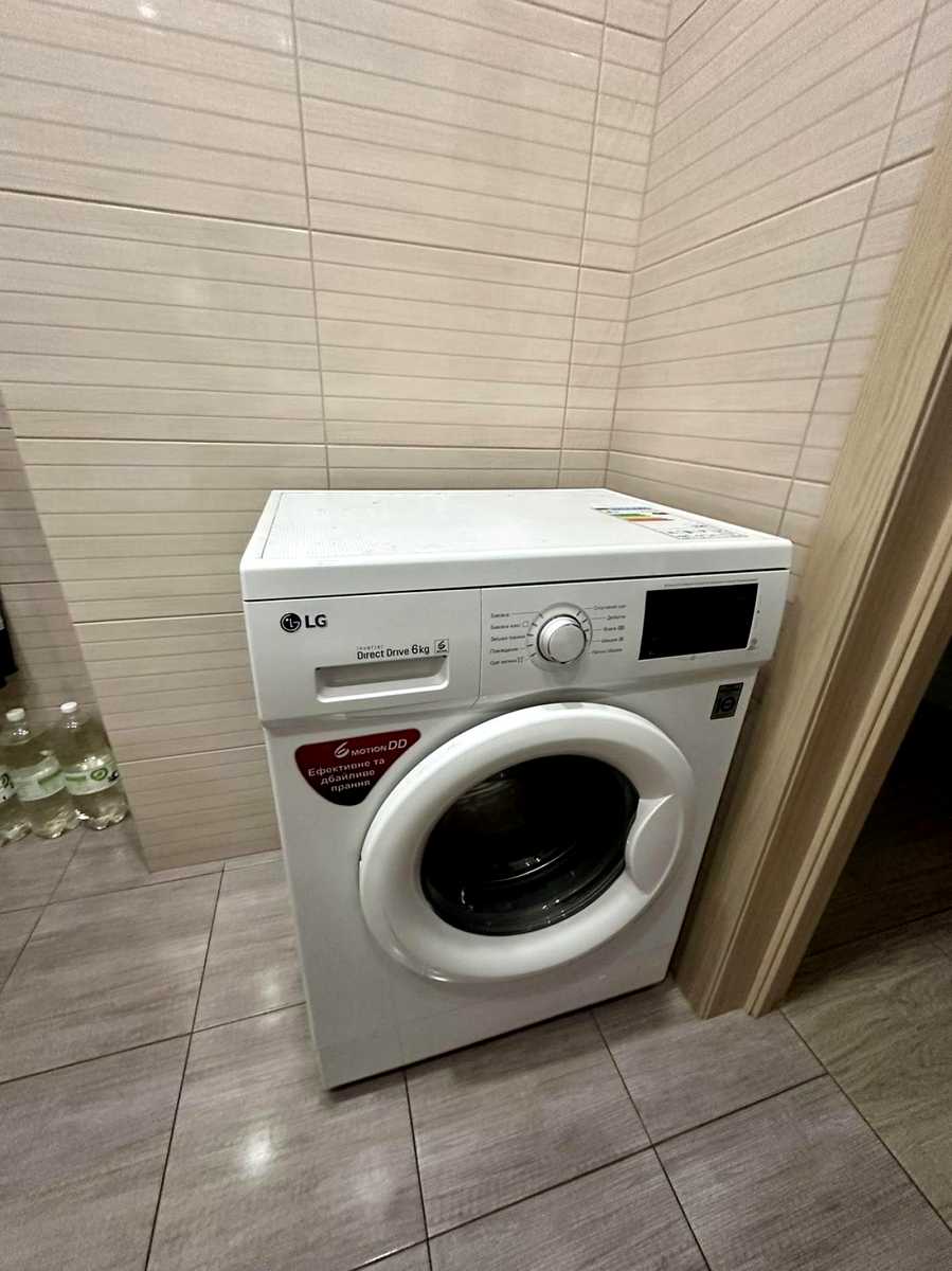 1878885971384125