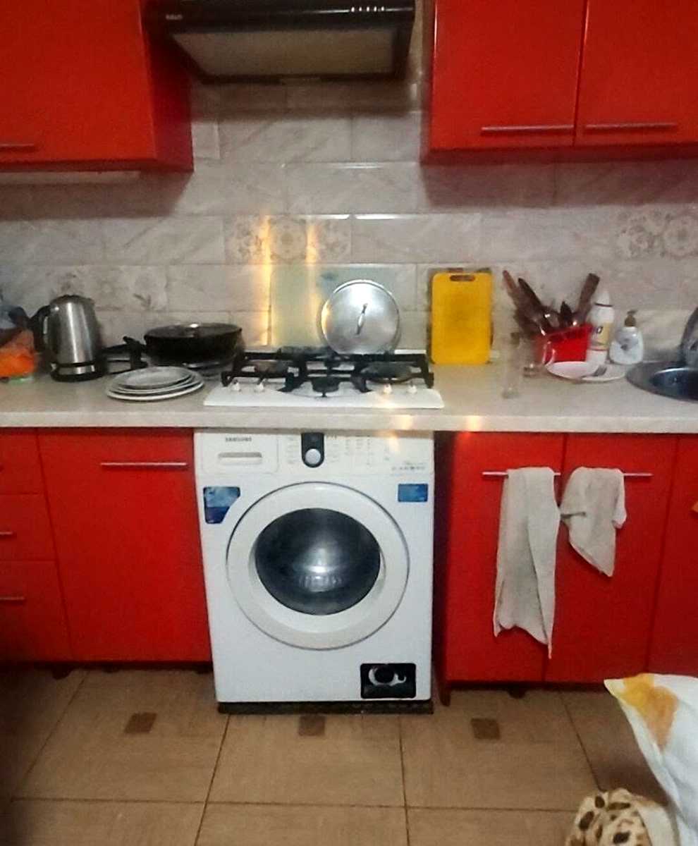 1878887783341350