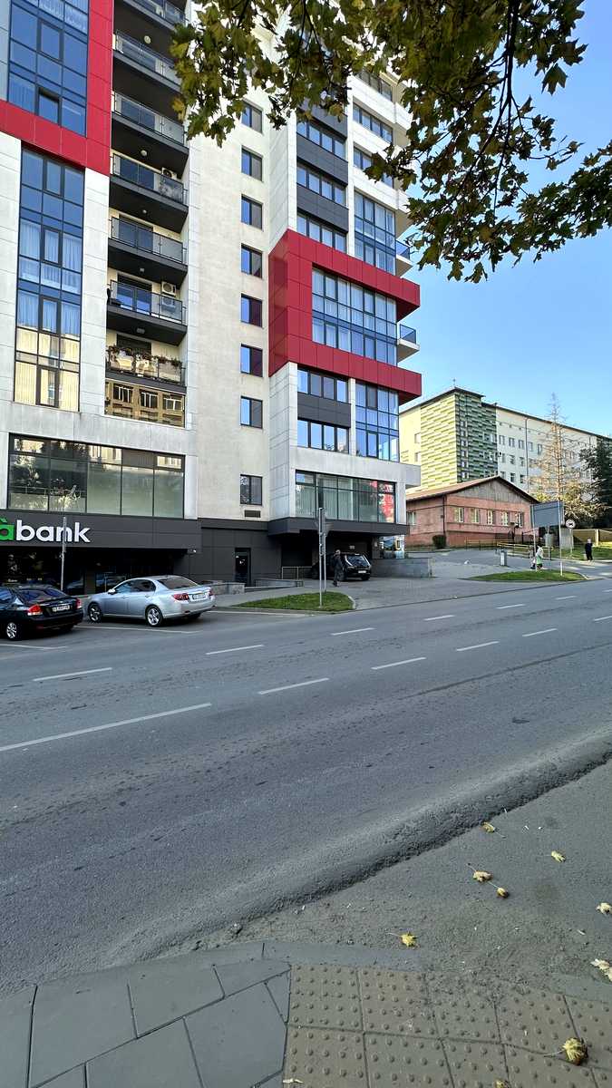 1878916881331365