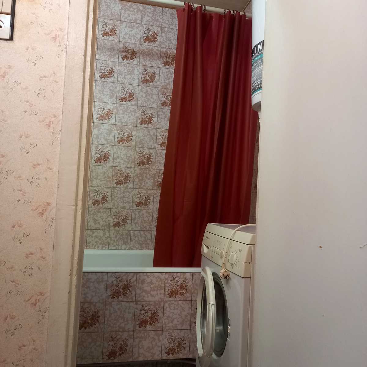 1878916959376340