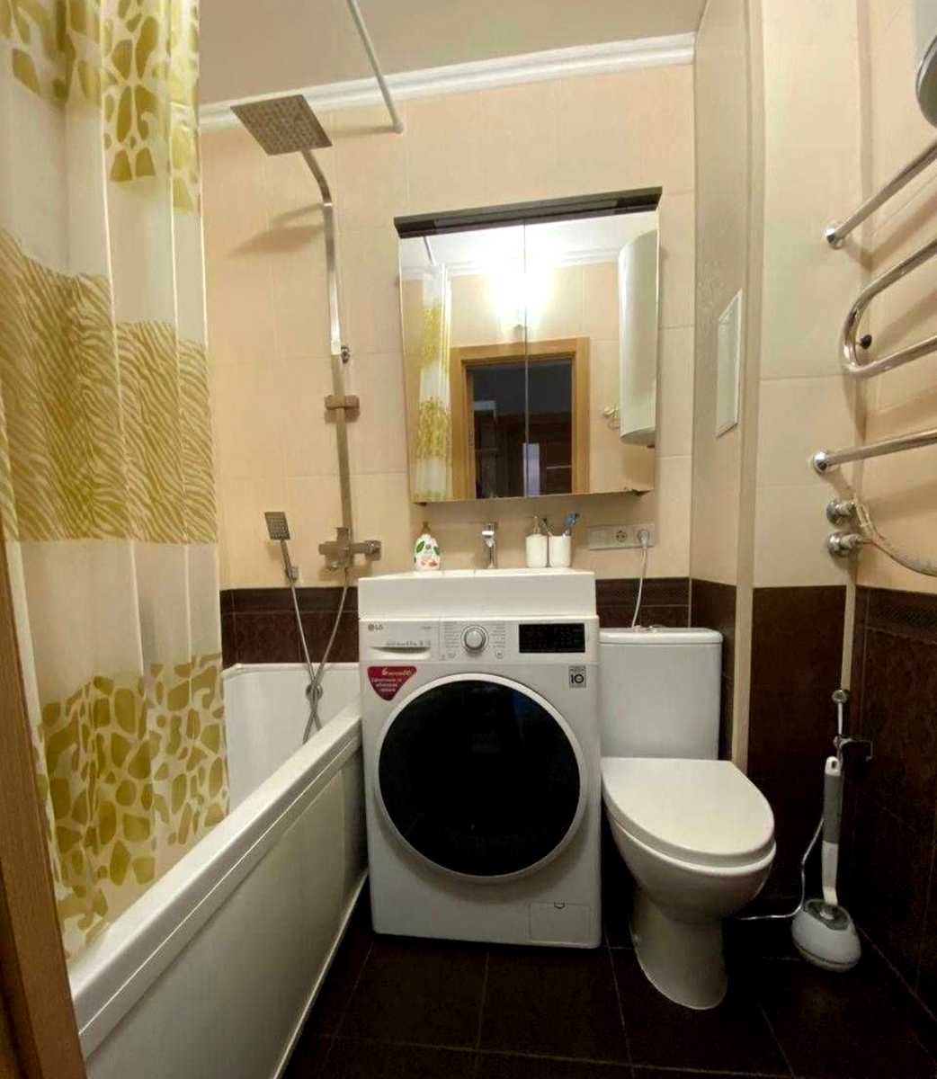 1878917852597151