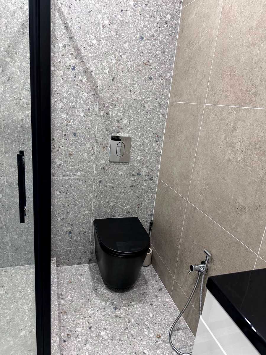 1878919992363015