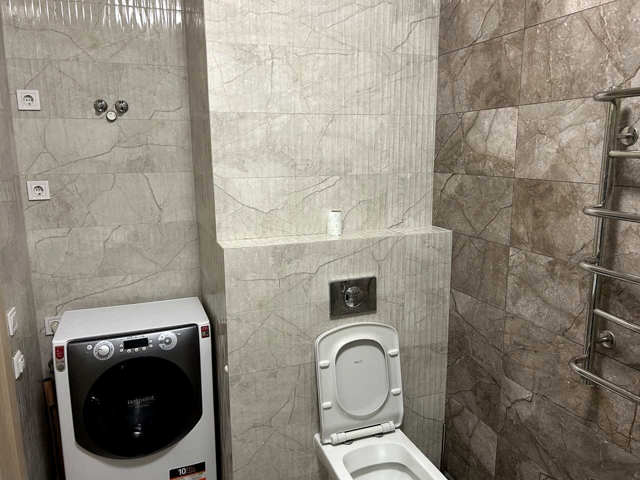 1878922966503892