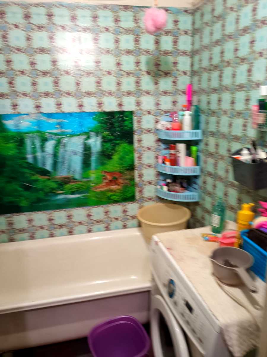 1878923198978578