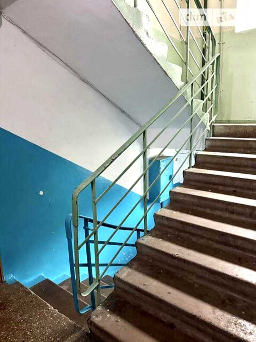 1878924186715130