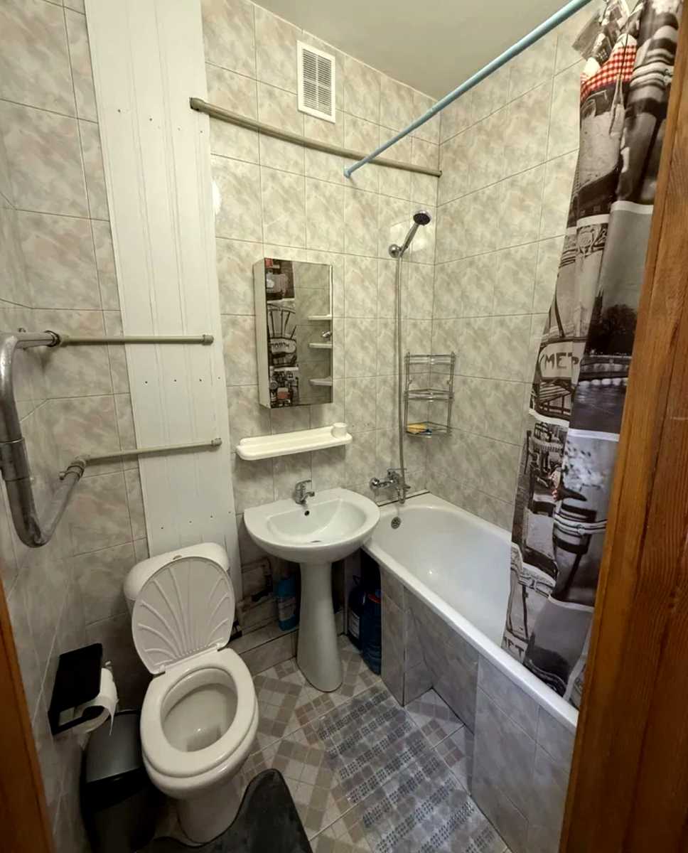 1878925685729190