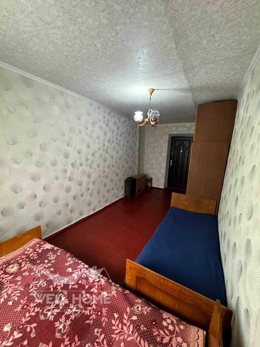 1878925944758833