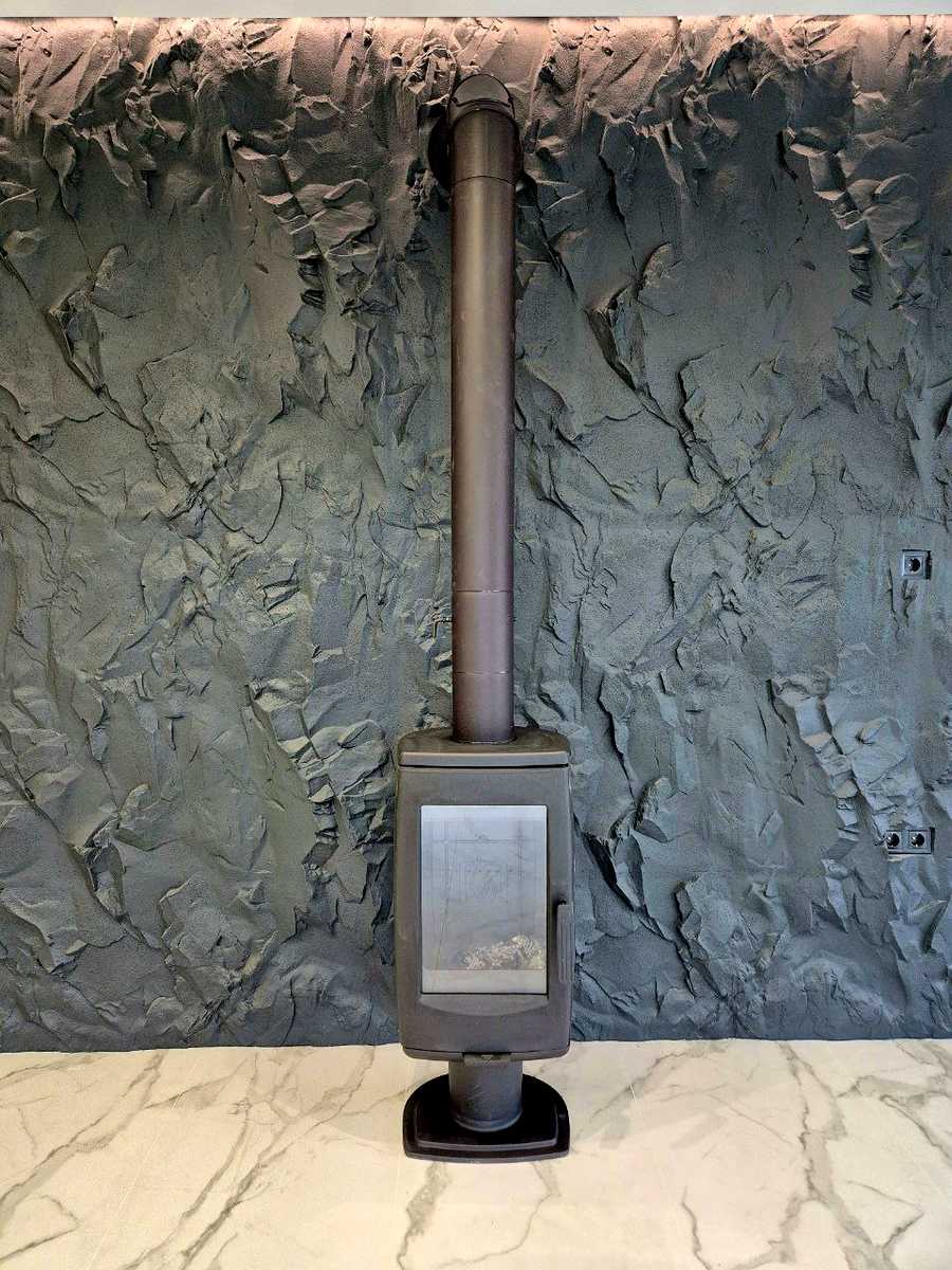 1878926020099651