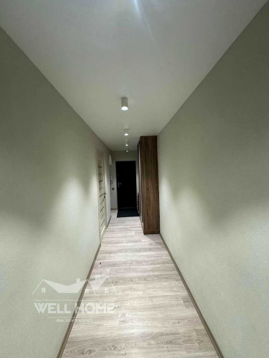 1878927117590610