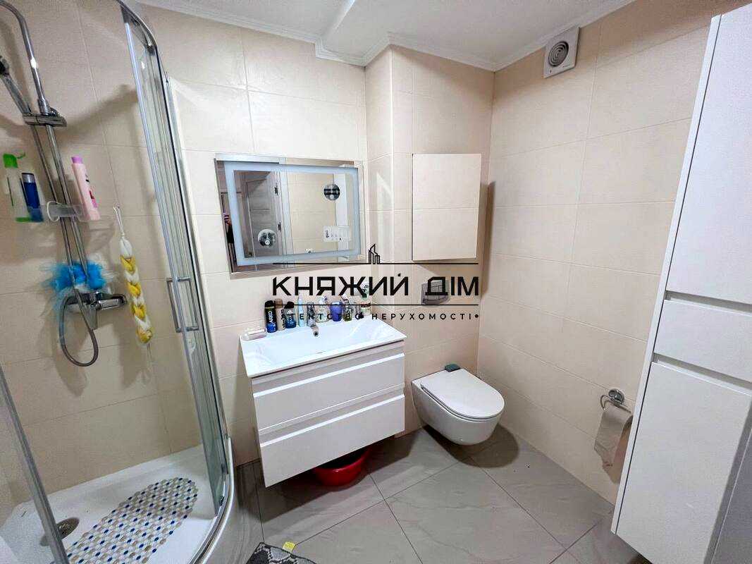 1878927381594024