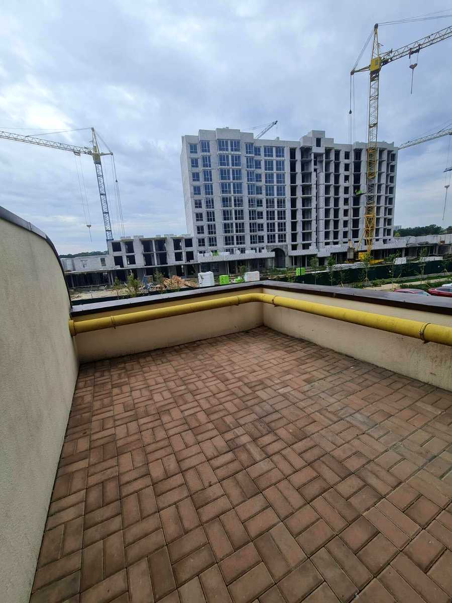 1878927434175375