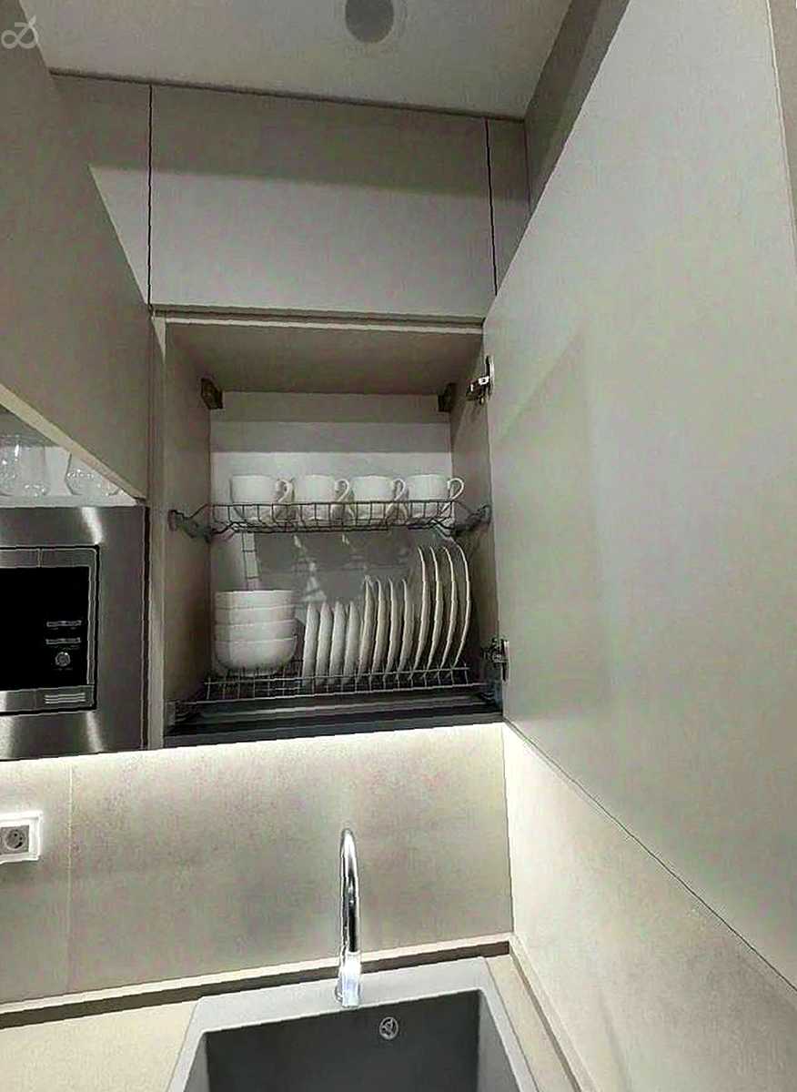 1878928763140705