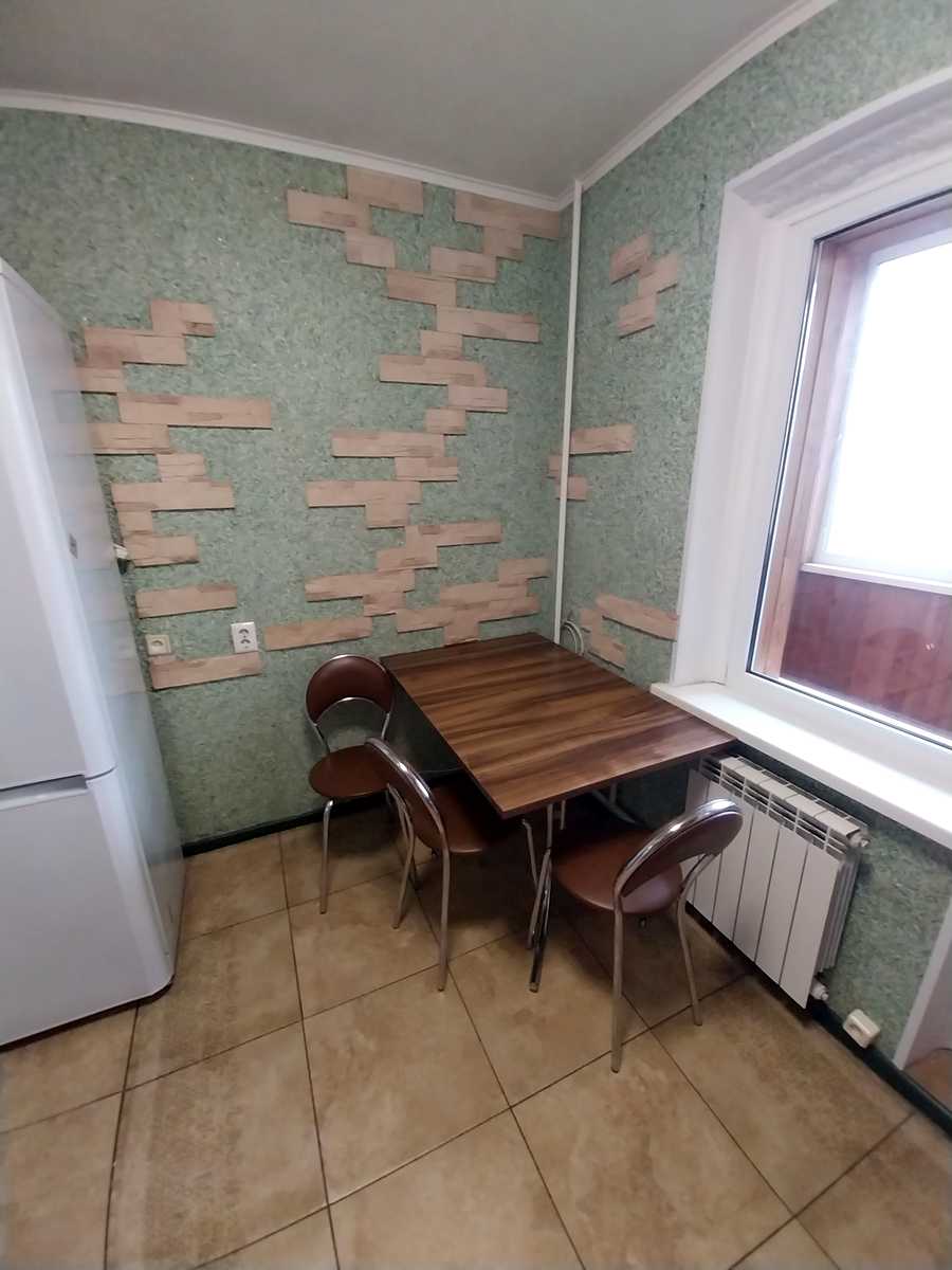 1878930124526935