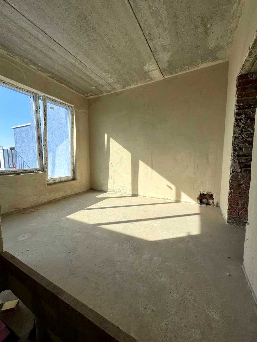 1878931046895677