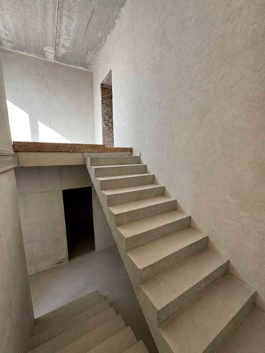 1878931048255554