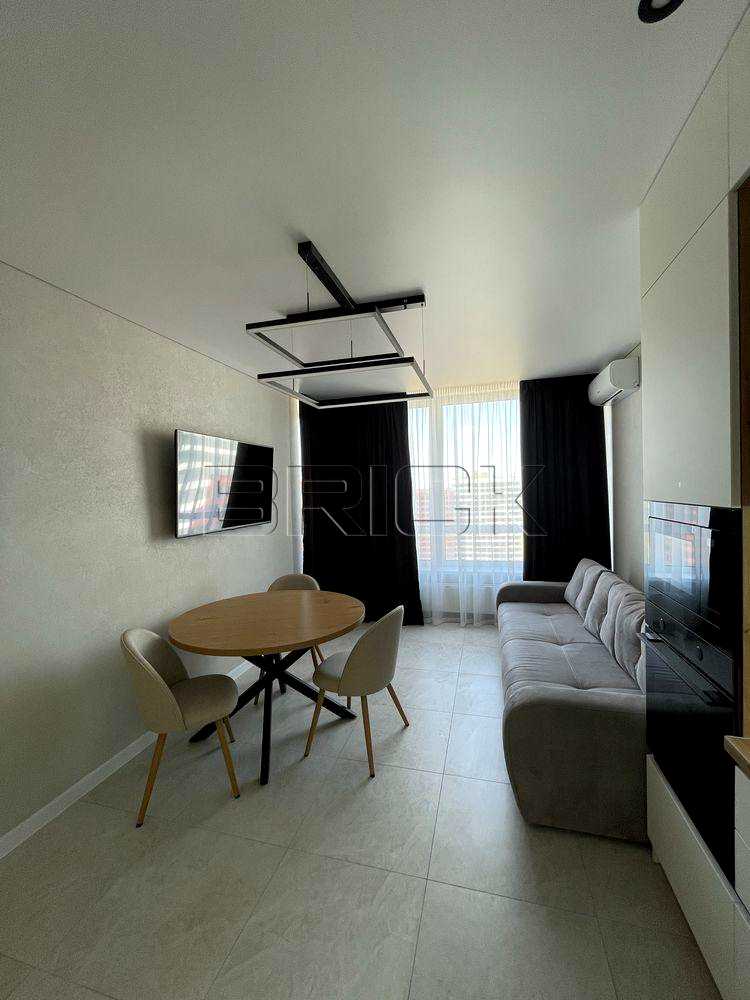 1878933474694644
