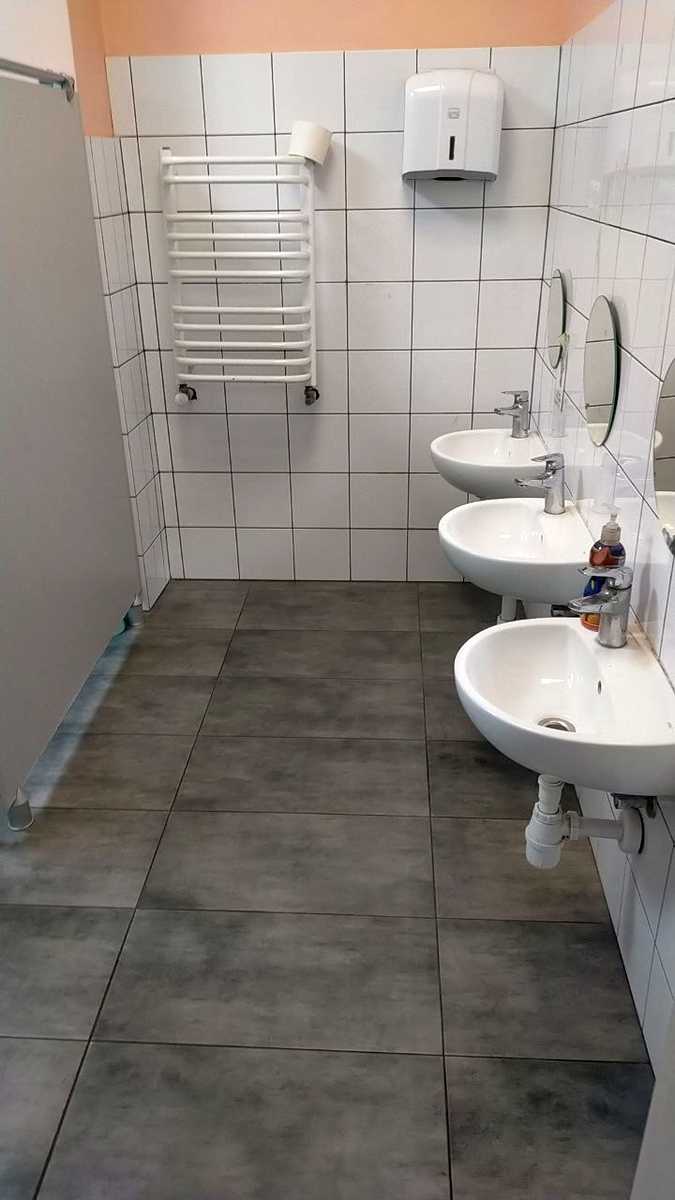 1878933593898499