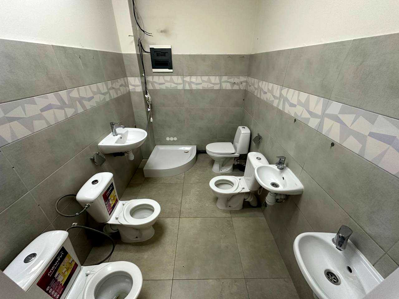 1878934354032373